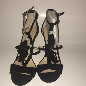 Black sandals in suede with pearl rings Size 8